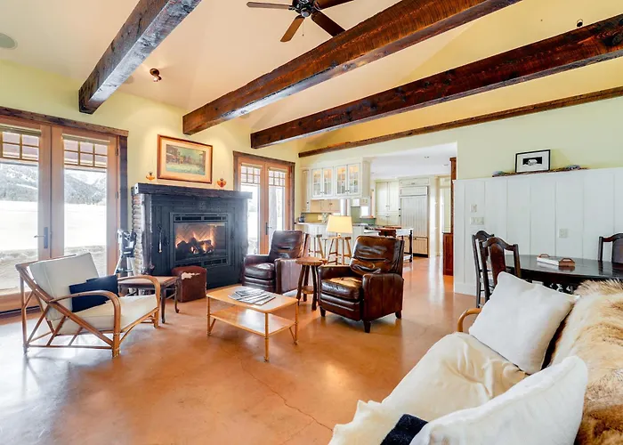 'the Barn At Dancing Deer Ranch' In Bedford Holiday home