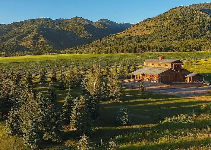 'the Barn At Dancing Deer Ranch' In Bedford Holiday home *